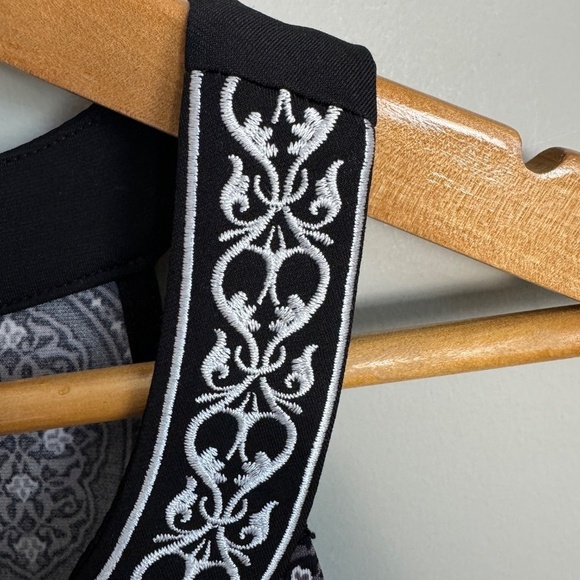 Magnolia Grace Black/Gray Geometric Sleeveless Midi Dress Small Embroidered Trim - Picture 5 of 14